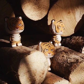 Ръчна дърворезба малък тигър настолни бижута ръчна изработка китайски талисман тигри украса занаяти